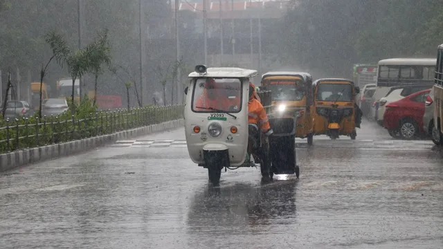 karnataka-weather-imd-issues-rain-alert-in-14-districts-bengaluru-likely-to-witness-showers-in-next-48-hours