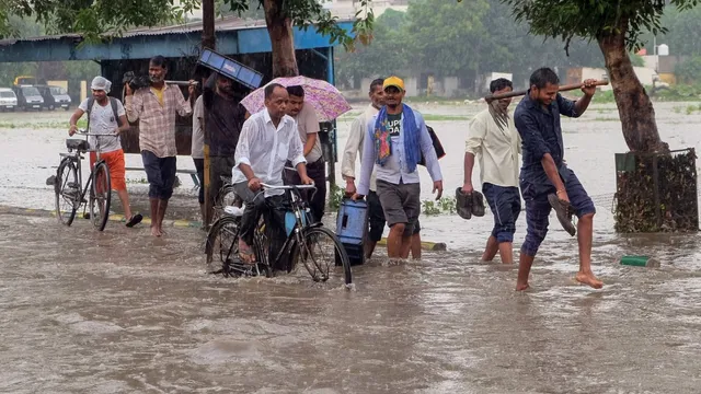 kerala-weather-yellow-alert-for-thiruvananthapuram-kollam-and-five-districts-as-rain-likely-until-monday