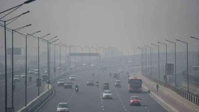 delhi-air-pollution-over-300-flights-delayed-at-delhi-airport-as-thick-layer-of-smog-engulfs-national-capital
