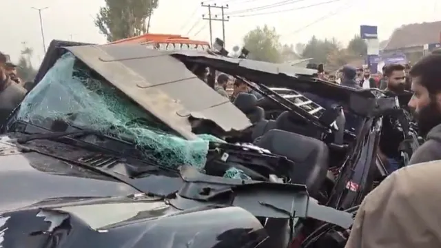 srinagar-road-accident-two-teenage-boys-die-one-critical-after-speeding-thar-collides-with-truck-watch