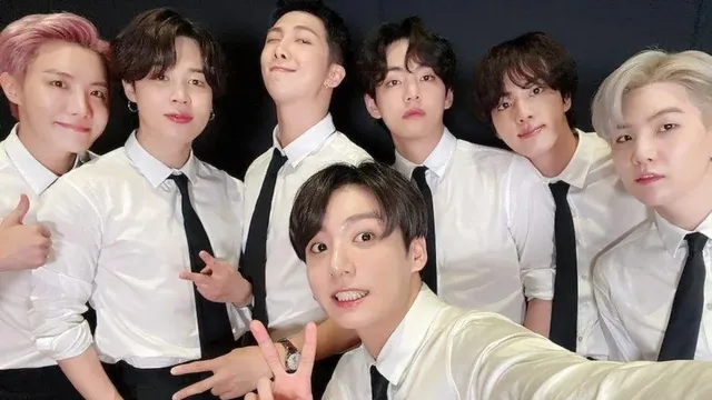 bts-v-jungkook-jimin-jhope-suga-jin-and-rm-scripted-history-by-clinching-50-awards-at-2023-mama-awards-kpop
