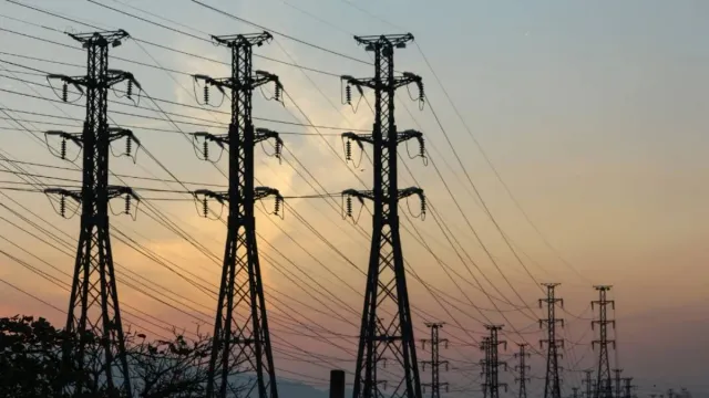 karnataka-power-cut-bengaluru-power-cut-electricity-shut-down-in-over-25-areas-till-5-30-pm-today-check-timings-affected-localities