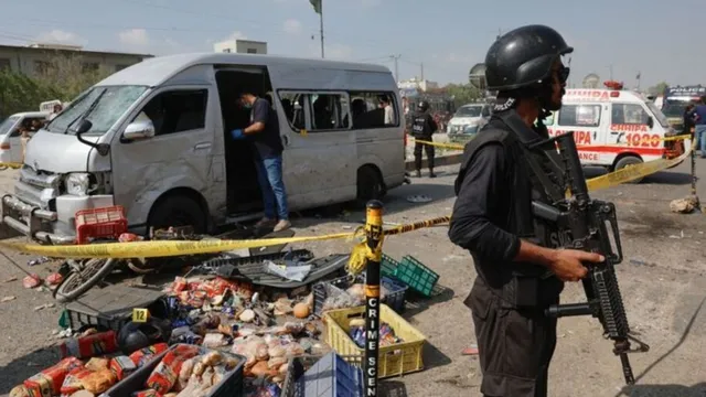12-pak-soldiers-killed-in-suicide-car-bombing-at-security-post-in-khyber-pakhtunkhwa