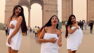 'Cheap Tactics': Kolkata-Based Model's Towel Dance At India Gate Sparks Controversy After Video Goes Viral | Watch