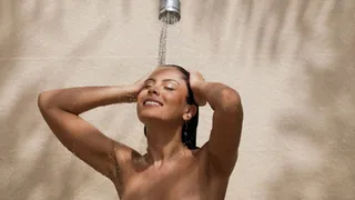 Reasons Why You Should NOT Take Hot Showers Regularly To Avoid Skin Damage And Hairfall