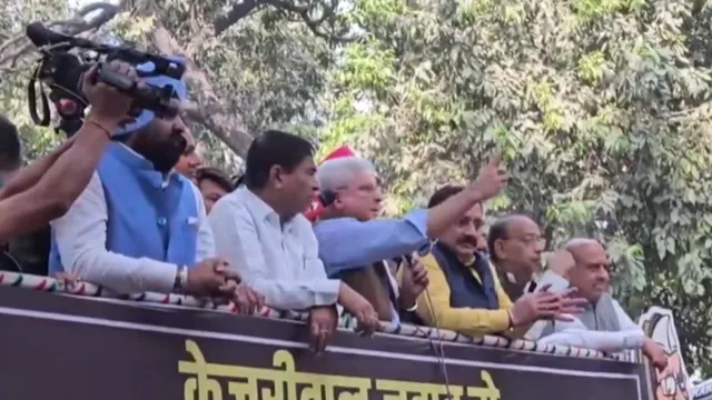 sheesh-mahal-row-aap-turncoat-kailash-gahlot-leads-as-bjp-holds-protest-outside-kejriwals-house-watch