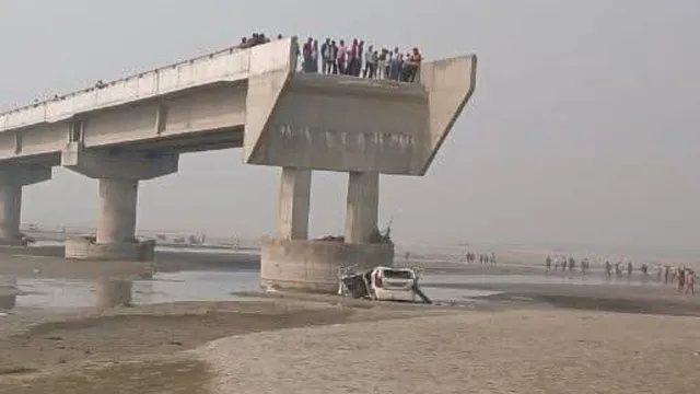 up-news-three-dead-after-car-plunges-into-ramganga-river-in-bareilly-driver-followed-google-maps-to-incomplete-bridge