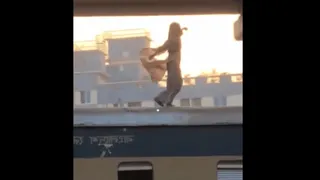 Bangladesh Girl Runs And Dances On Moving Train’s Roof; Internet Cracks ‘Subway Surfer’ Jokes | Viral Video
