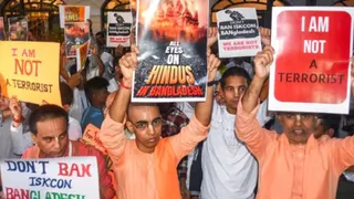 iskcon-issues-clarification-on-hindu-priest-chinmoy-krishna-das-arrest-in-bangladesh-amid-ban-calls