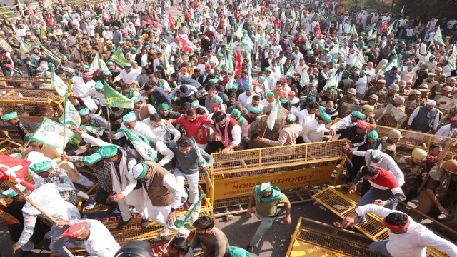 farmers-protest-traffic-movement-on-noidagreater-noida-expressway-resumes-after-protesters-vacate-site