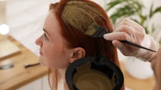 4 Simple Henna Hair Masks To Cover Grey Hair Naturally At Home
