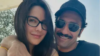 Katrina Kaif Shares Happy Selfie With 'Jaan' Vicky Kaushal On Third Wedding Anniversary, Her Caption Melts Hearts