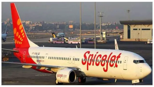 delhi-shillong-spicejet-flight-suffers-crack-in-cockpit-windshield-lands-in-patna-bihar