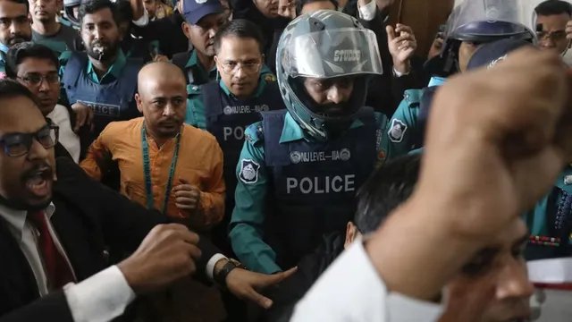 bangladesh-police-registers-case-against-hindu-priest-chinmoy-krishna-das-his-followers-after-violent-clash-in-chittagong-court