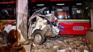 Kurla Bus Accident: Death Toll Rises To Seven, Horrifying Visuals Captured On Camera As BEST Bus Rams Into Vehicles | VIDEOS