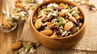 Should You Soak Dry Fruits In Milk Or Water? Which Is More Healthy?