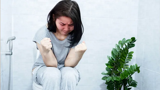 what-are-the-6-common-reasons-that-you-are-struggling-to-poop-know-from-an-expert