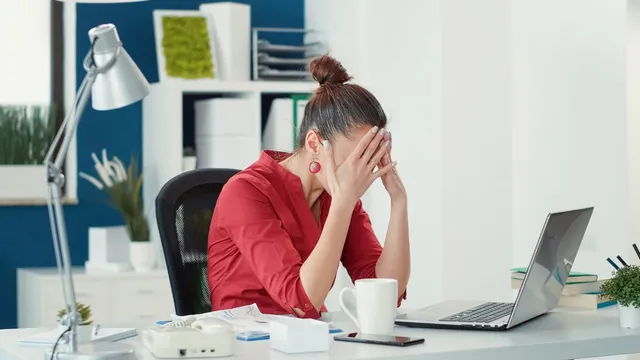 sitting-is-new-smoking-how-long-work-hours-affect-your-health-know-from-doctor