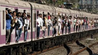 Mumbai Local Train Services Delay: 9.5-Hour Block On Dadar-Andheri Route In January 2025 | Check Days, Timings