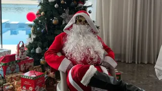 MS Dhoni Celebrates Christmas With Family By Turning Into Santa Claus| See Pics