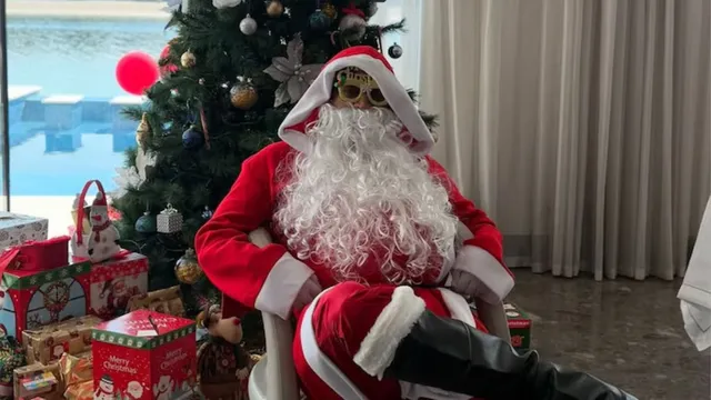 ms-dhoni-santa-claus-family-christmas-celebrations-wife-sakshi-pictures-daughter