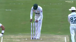 SA vs PAK 1st Test: Babar Azam's Bail-Switch Does Wonder For Pakistan As Temba Bavuma Gets Dismissed on Day 2| Watch