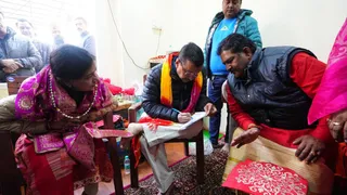 pujari-granthi-samman-yojna-arvind-kejriwal-delhi-assembly-polls-atishi-vk-saxena-aap-schemes-allegations-sandeep-dikshit