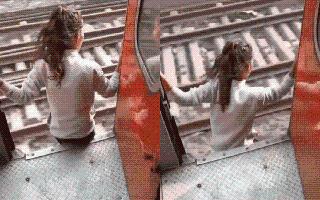 Viral Video: Girl Jumps From Moving Train; Netizens Blame Cameraperson For Not Intervening
