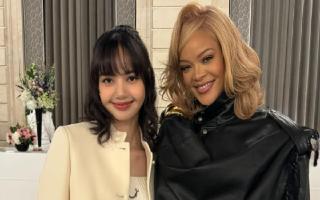 blackpink-lisa-takes-internet-by-storm-by-sharing-photo-with-rihanna-fans-call-them-queens