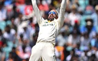 virat-kohli-sachin-tendulkar-and-nathan-lyon-names-top-three-batters-he-played-against-ahead-of-sydney-test