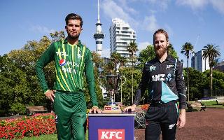 new-zealand-vs-pakistan-live-cricket-score-1st-t20-match-2024-pak-vs-nz-scorecard-updates-eden-park-stadium-auckland-weather-pitch-report-babar-azam-lb