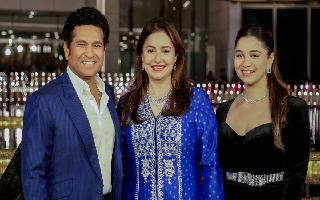 sachin-tendulkar-slams-fake-news-on-daughter-sara-requests-fans-to-mass-report-in-large-numbers