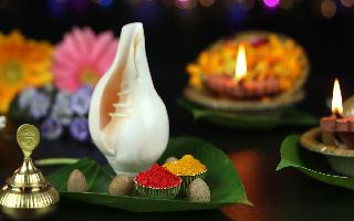 7 Lesser-Known Benefits Of Blowing Shankh In Sanatan Dharma