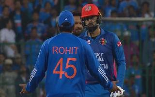 ind-vs-afg-3rd-t20i-rohit-sharma-gets-angry-on-mohammad-nabi-for-taking-runs-off-deflection-during-super-over-watch