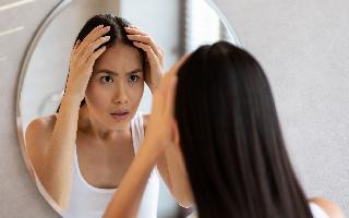 Should You Pluck Your White Hair Or Not? Expert Recommended Ways To Get Rid Of Premature Greying