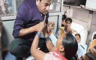 Viral Video: Mother And Daughter Duo Hold Man’s Collar Over Seat Issue In Dehradun To Gorakhpur Train