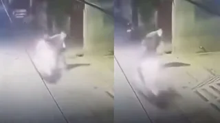 meerut-man-bizarre-method-of-coping-with-depression-sparks-outrage-slaps-strangers-on-street-for-months