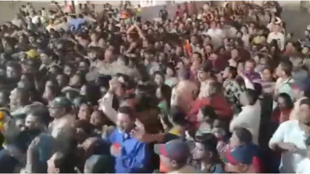 thane-stampedelike-situation-at-bageshwar-baba-dhirendra-shastris-katha-watch-video
