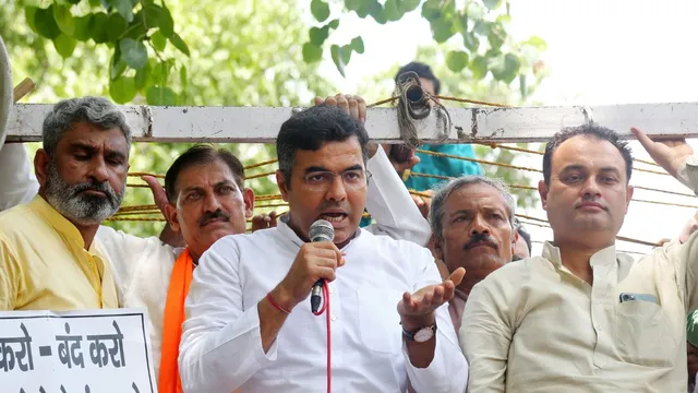sheesh-mahal-should-be-declared-bjp-candidate-parvesh-verma-attacks-excm-arvind-kejriwal-over-his-official-residence