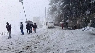 Weather Update: IMD Issues Orange Alert For Heavy Snowfall In J&K, Himachal; Dense Fog Continues Grip Over Delhi, UP