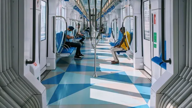 kolkata-metro-update-kmrcl-likely-to-suspend-train-operations-for-45-days-on-green-line-check-dates