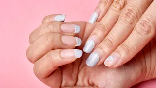 How To Fix Broken Nails At Home? Try These 4 Simple Ways