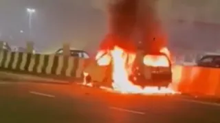 Delhi Man Charred To Death As Car Catches Fire On Delhi-Meerut Expressway Days Before Marriage | VIDEO