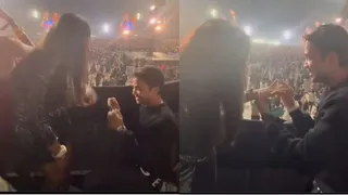 Man's Romantic Proposal Steals Spotlight At Coldplay’s Mumbai Concert; Internet Is Delighted