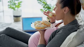 Dealing With Pregnancy Cravings? Nutritionist Lists Healthy Alternatives To Satisfy Your Taste Buds