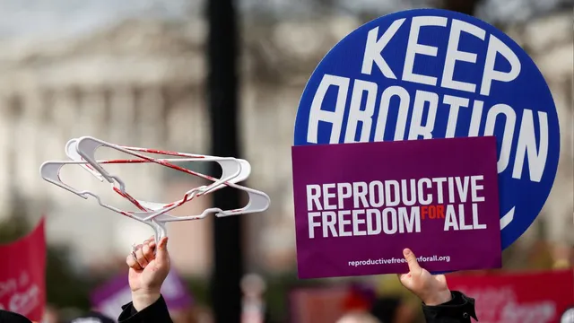 us-govts-reproductive-rights-website-goes-offline-hours-after-trump-takes-office-report