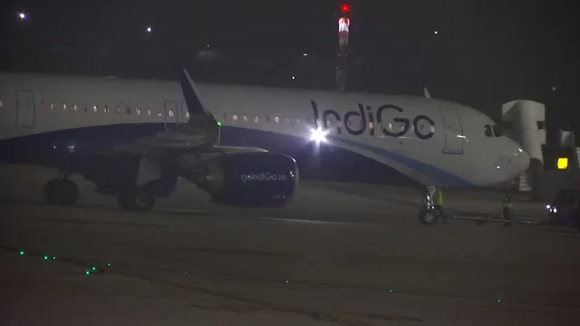 kolkata-leh-guwahati-face-major-flight-disruptions-due-to-dense-fog-28-flights-to-and-from-mumbai-delayed