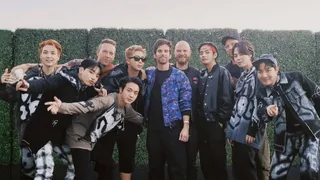 Coldplay's Ahmedabad Concert: Chris Martin Remembers 'Brothers' BTS Before Singing My Universe; Says 'Gonna Sing In Korean...'