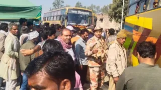 Mahakumbh: Over 30,000 Vehicles Stranded As Entry To Prayagraj Blocked, 10 Km-Long Jam On Bundelkhand Expressway