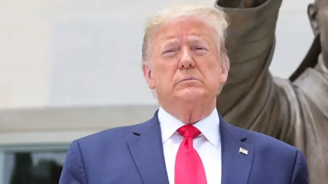 trump-imposes-25-tariffs-on-canada-and-mexico-10-on-china-citing-illegal-immigration-and-drug-trafficking-concerns